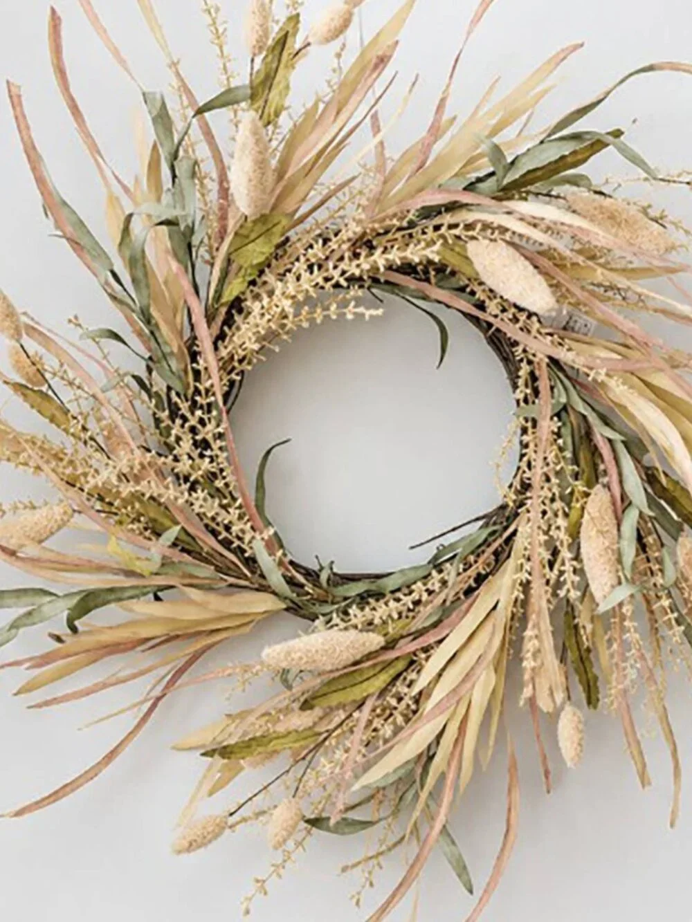 NWT Cream and Natural Wreath